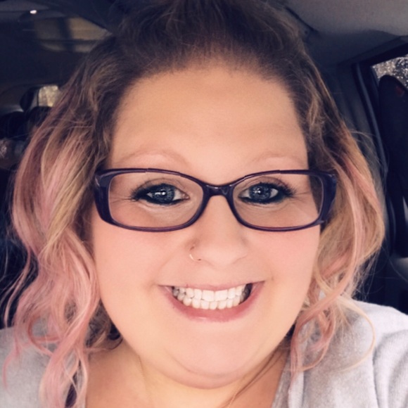 Meet your Posher, Sharon - Picture 1 of 1